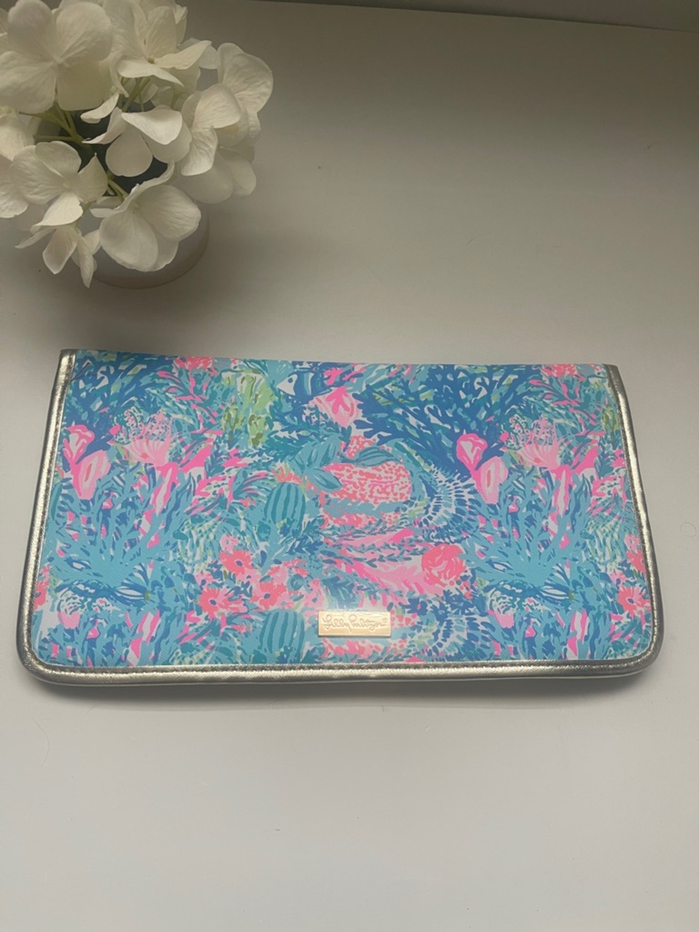 Lilly Pulitzer Travel Bi-fold Organizer Clutch Bag - Picture 2 of 4
